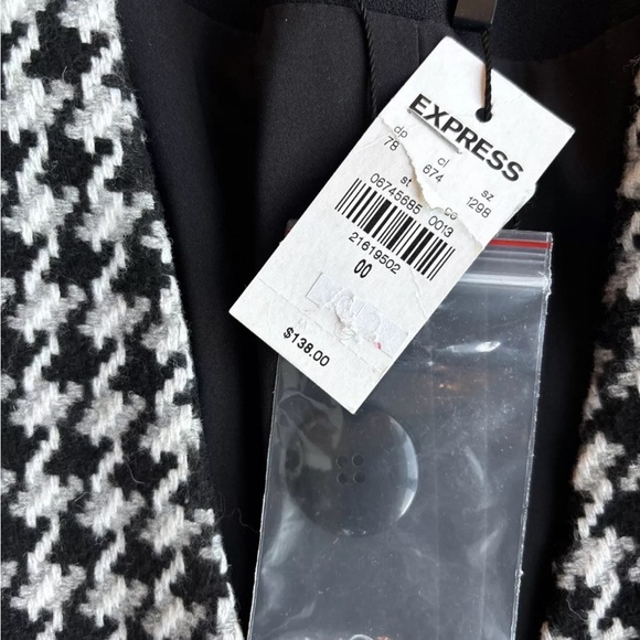NWT Express Blazer Black And White Single Button Beautiful Size OO - Picture 3 of 8